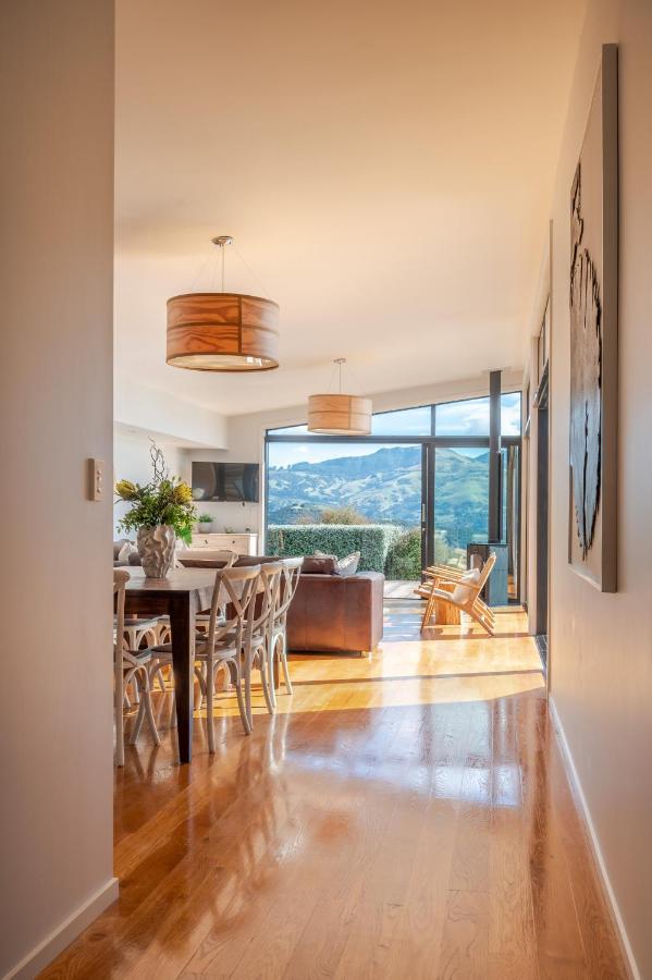 Million Dollar View - Takamatua Holiday Home Акароа Екстериор снимка